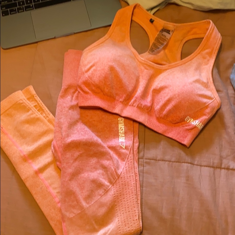 Gymshark ombré peach set